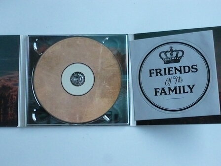 Friends of the Family (Gesigneerd)