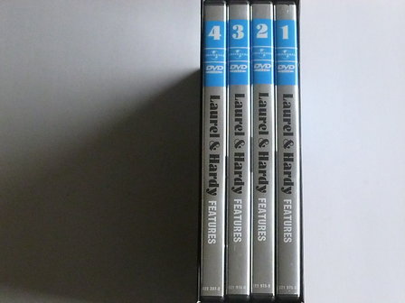 Laurel &amp; Hardy - Features 1,2,3 &amp; 4 / 1931-1940 (8 DVD)