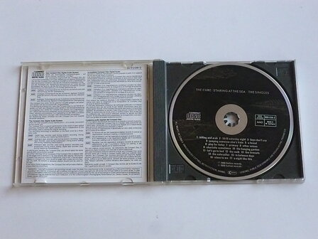 The Cure - Staring at the Sea / The Singles (fiction)