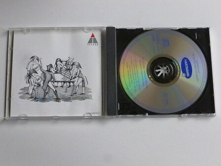 Mozart - Eine kleine nachtmusik / Nikolaus Harnoncourt