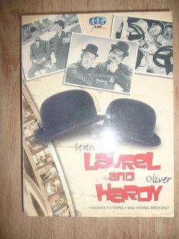 Laurel &amp; Hardy - 3 DVD Box( o.a. flying deuces)&nbsp;