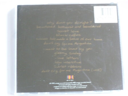 Sin&eacute;ad O&#039;Connor - am i not your girl?