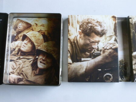 The Pacific - Tom Hanks, Steven Spielberg (6 DVD) Metal Box