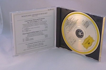 Horowitz plays Mozart