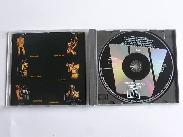 Commodores - Live