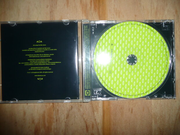 Fake Moss - it's you against the city tonight