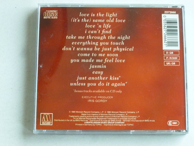 Smokey Robinson - Love, Smokey