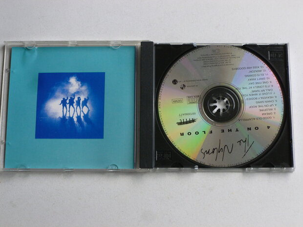 The Nylons - 4 on the Floor / Live in Concert