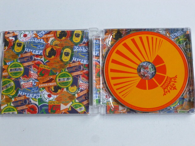 Kaiser Chiefs - Off with their Heads