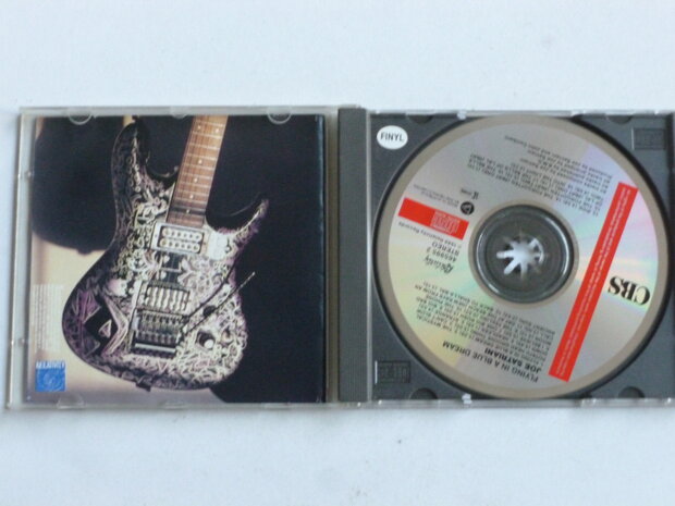 Joe Satriani - Flying in a blue dream (relativity)