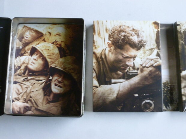 The Pacific - Tom Hanks, Steven Spielberg (6 DVD) Metal Box