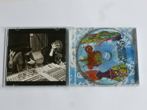 Heart - Beautiful Broken