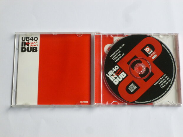 UB40 - Presents Arms in Dub