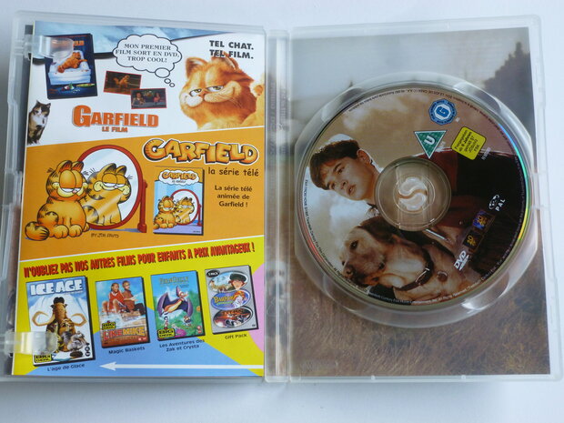 Far From Home / The adventures of yellow dog (DVD)
