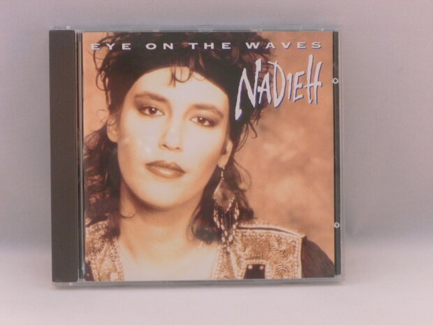 Nadieh - Eye on the waves