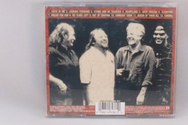 Crosby Stills Nash & Young - Looking Forward