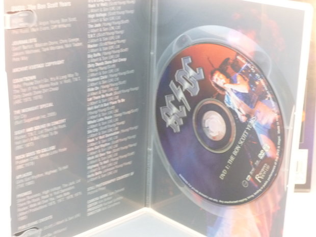 AC/DC - Music in Review / The Bon Scott Years, Brian Johnson Era (2 DVD)