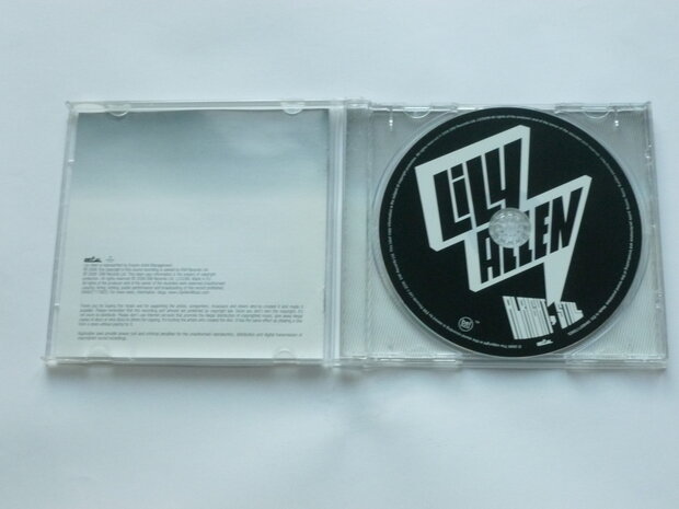 Lily Allen - Alright, Still