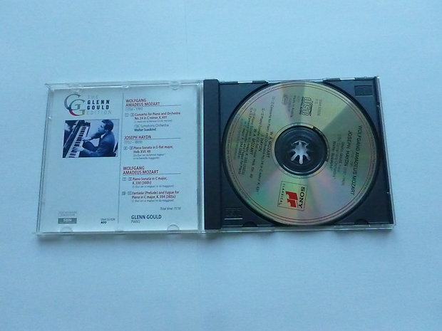Glenn Gould - Mozart / Piano concerto 24