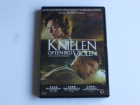 Knielen op een bed violen - Barry Atsma, Noortje Herlaar (DVD) 